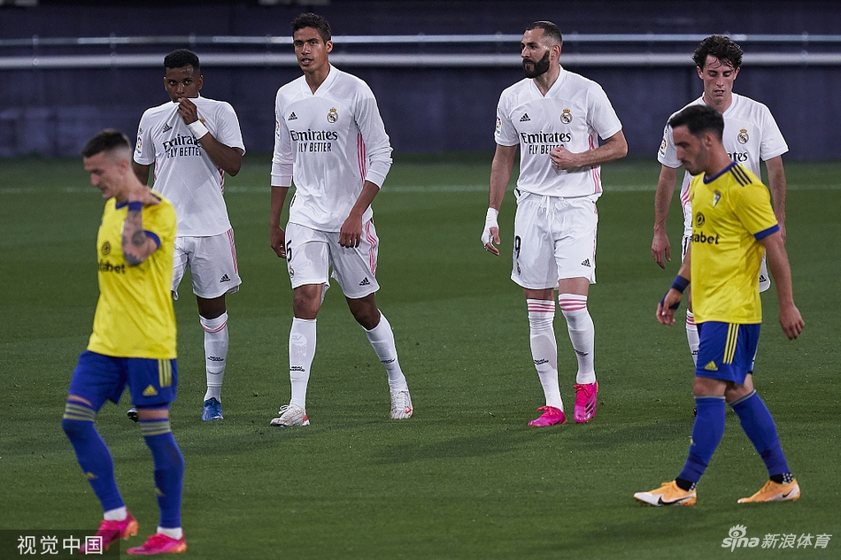 [西甲]加的斯0-3皇马 本泽马梅开二度+助攻