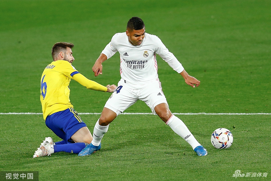 [西甲]加的斯0-3皇马 本泽马梅开二度+助攻