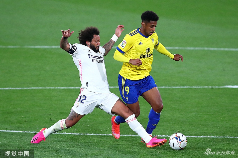 [西甲]加的斯0-3皇马 本泽马梅开二度+助攻