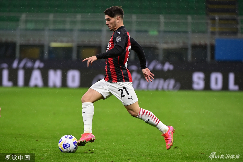[意甲]AC米兰1-2萨洛索