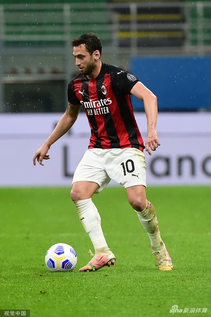 [意甲]AC米兰1-2萨洛索