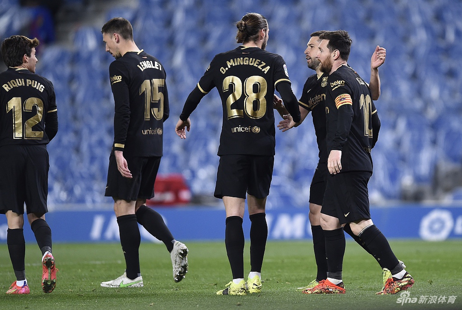 [西甲]巴萨6-1皇家社会