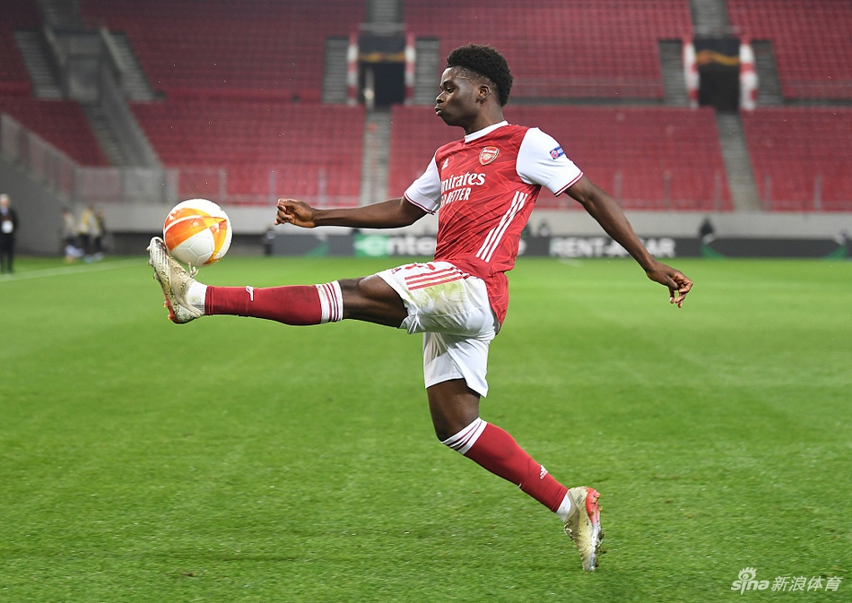 [欧联杯]阿森纳3-2本菲卡 奥巴梅扬双响+绝杀