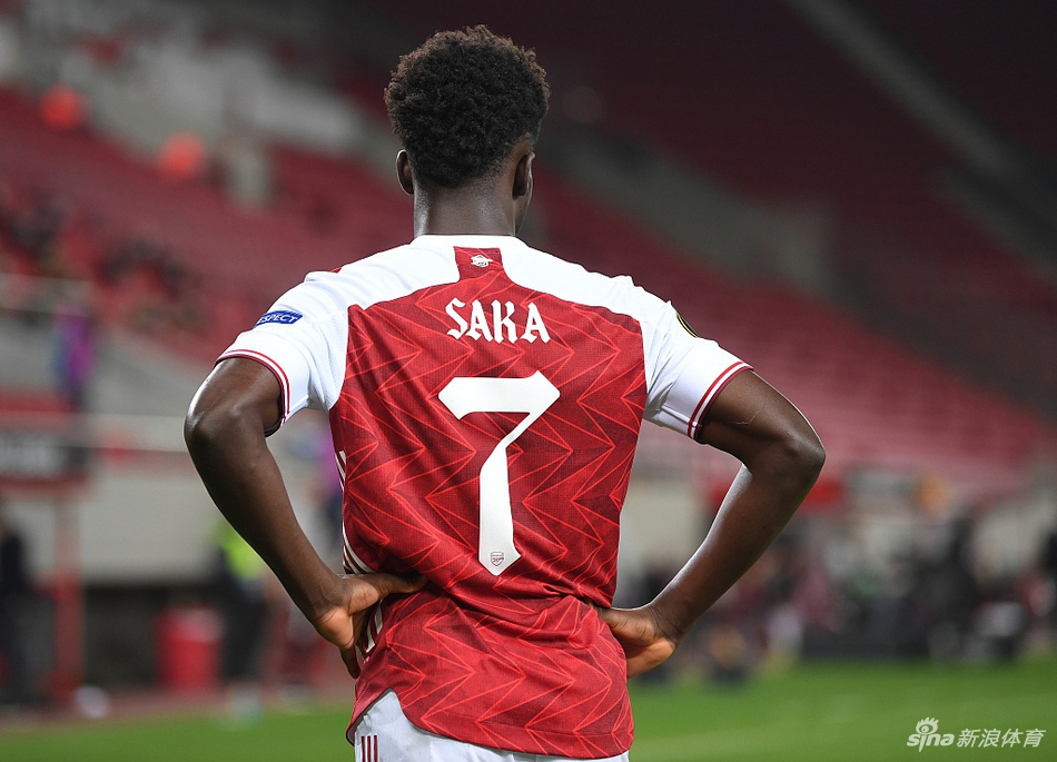 [欧联杯]阿森纳3-2本菲卡 奥巴梅扬双响+绝杀