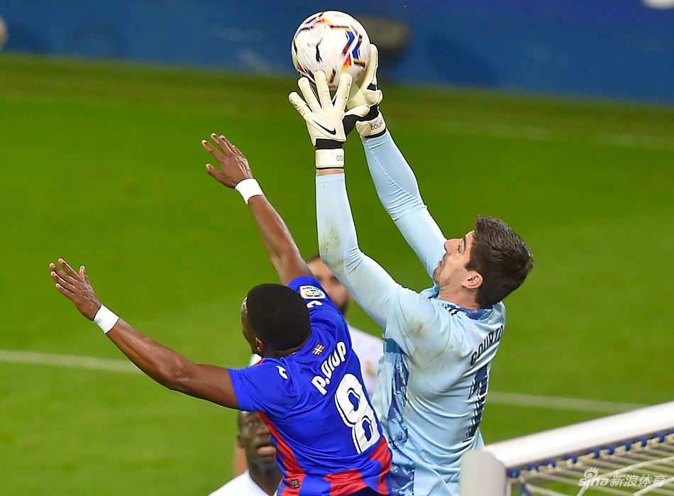 [西甲]埃瓦尔1-3皇马 本泽马传射收获4连胜