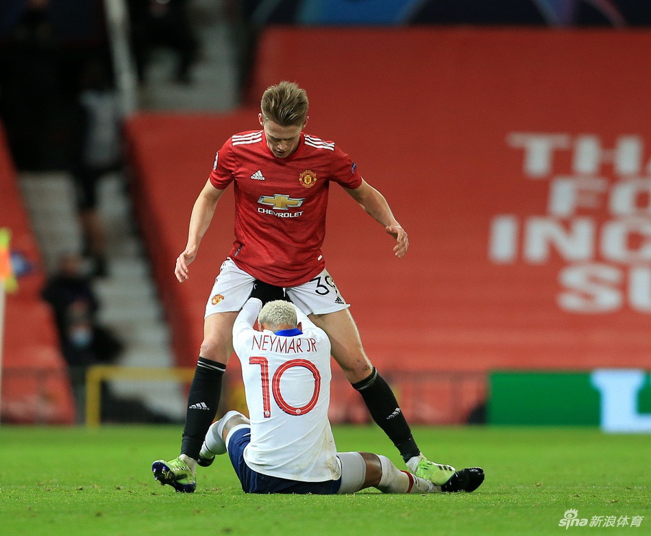 [欧冠]曼联1-3巴黎 内马尔双响