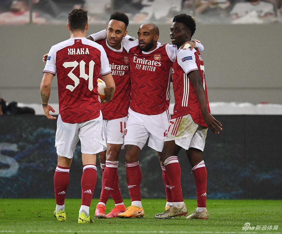 [欧联杯]阿森纳3-2本菲卡 奥巴梅扬双响+绝杀