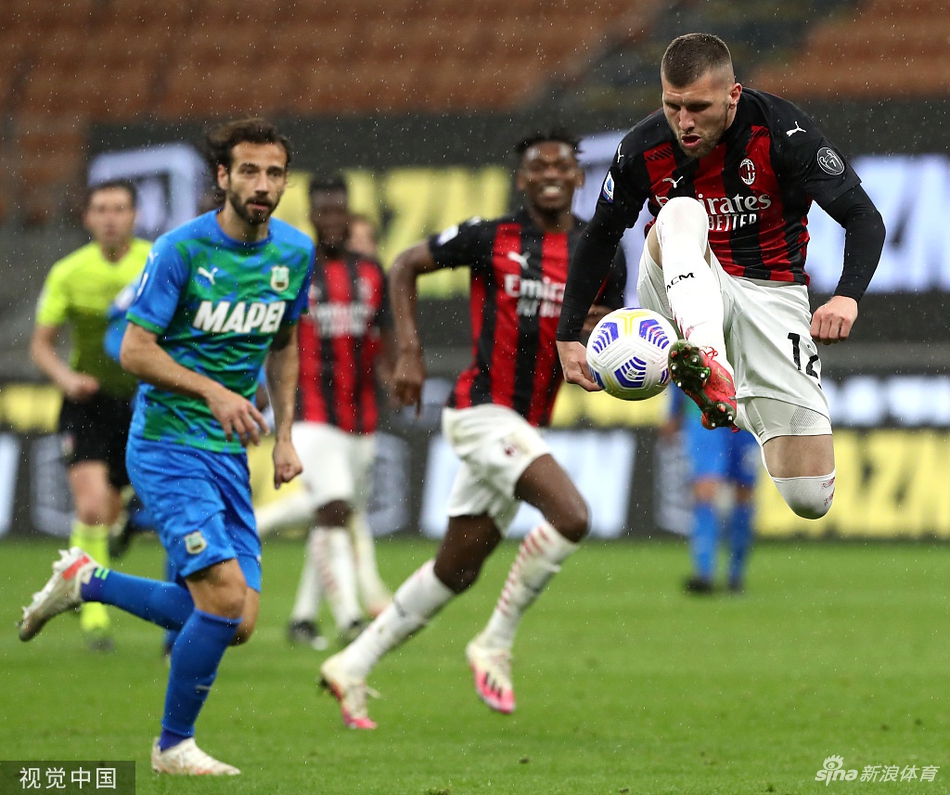 [意甲]AC米兰1-2萨洛索