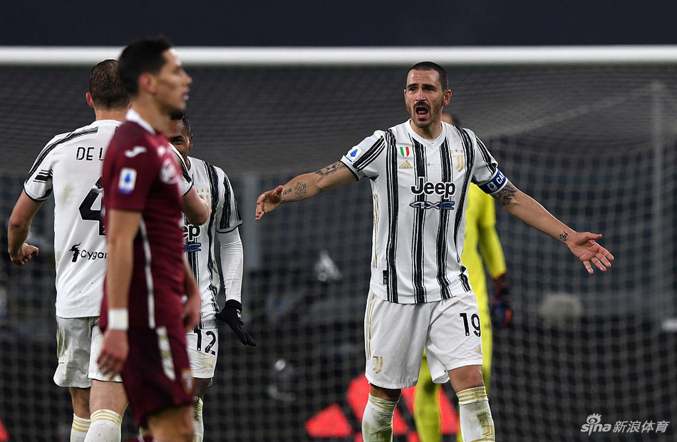 [意甲]尤文2-1都灵 博努奇绝杀