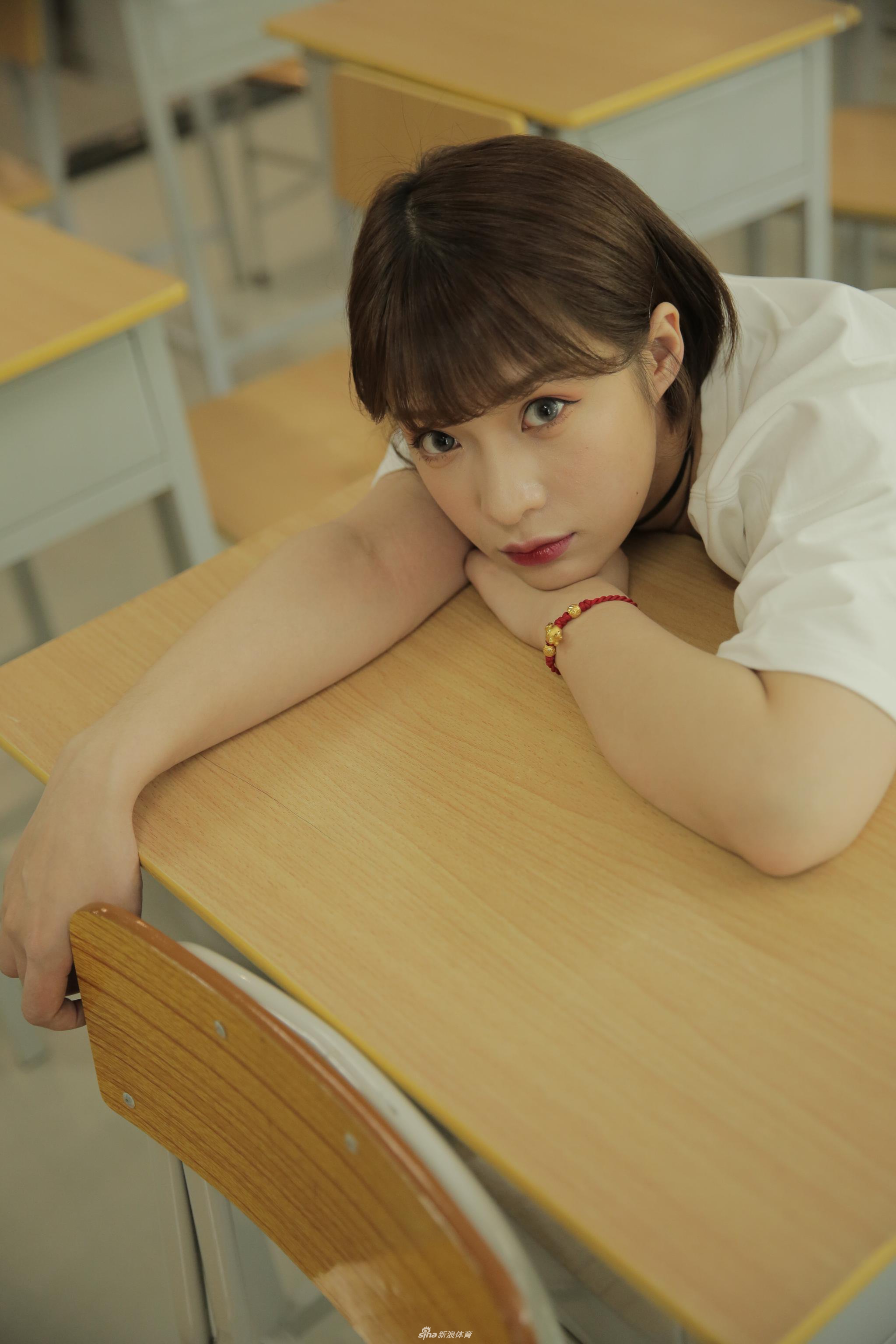 韩丹百变风格花样玩转新浪总部