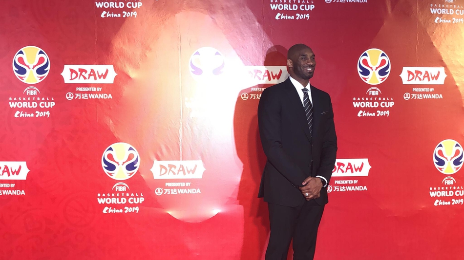 科比正式亮相抽签仪式红毯