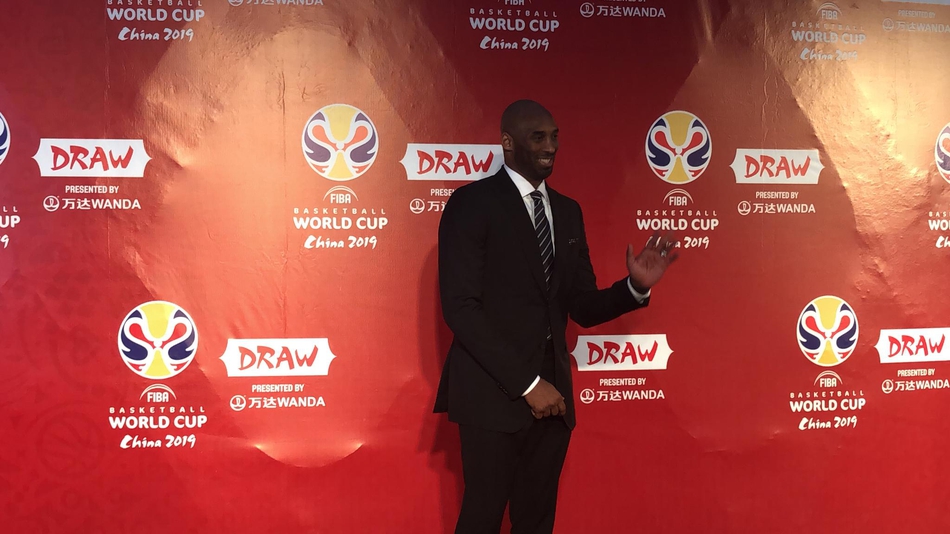 科比正式亮相抽签仪式红毯