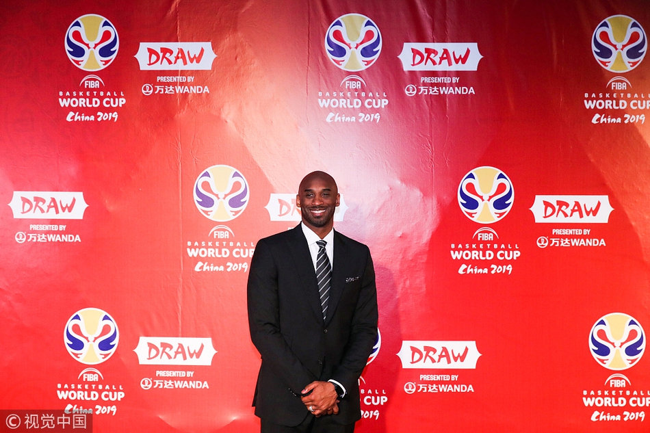 科比正式亮相抽签仪式红毯