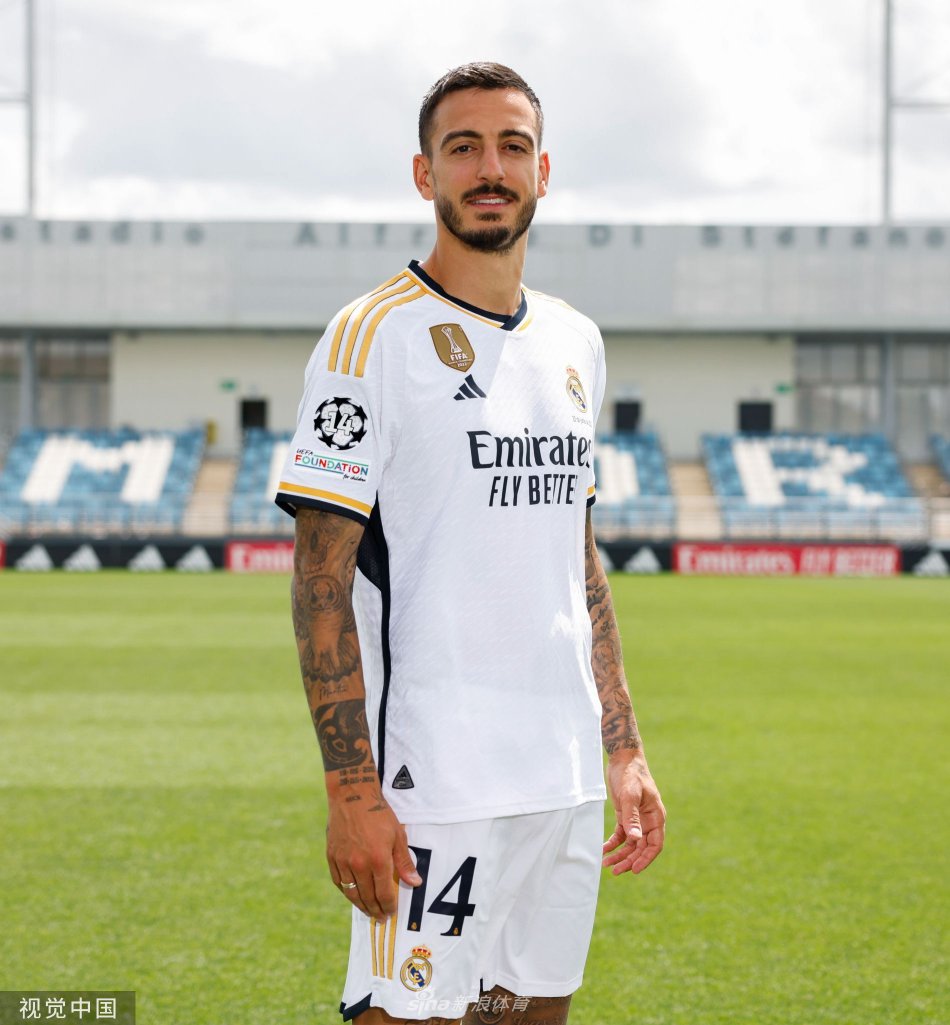 何塞卢加盟皇家马德里出席亮相仪式