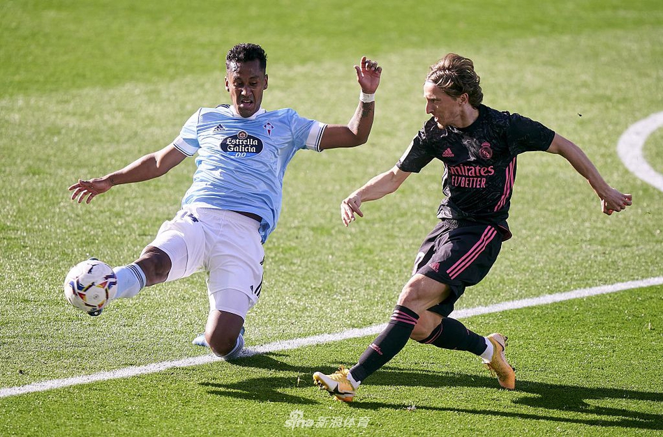 [西甲]塞尔塔1-3皇马 本泽马两射一传