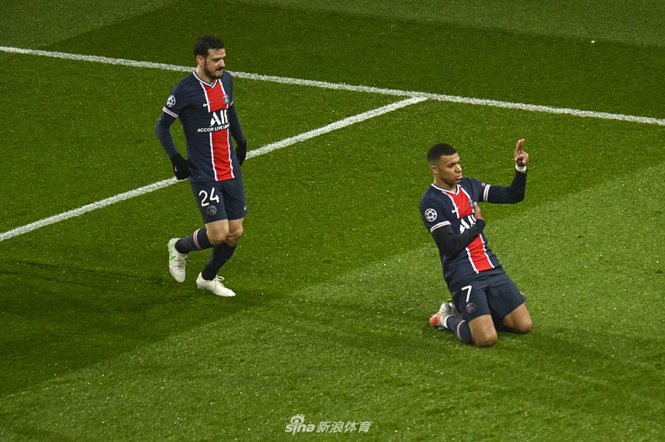[欧冠]巴黎1-1巴萨 梅西破门+失点