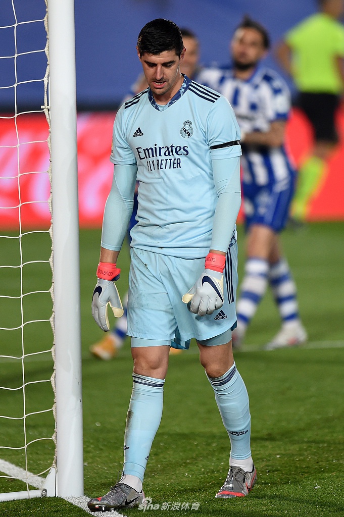 [西甲]皇马1-2阿拉维斯 阿扎尔伤退