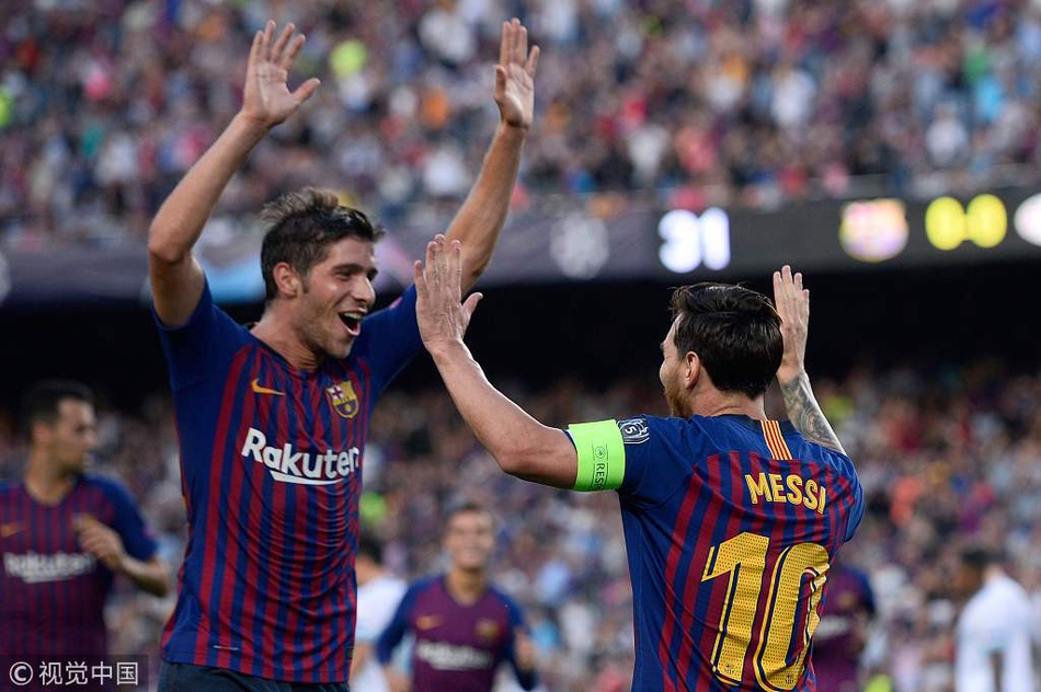 罗贝托祝贺梅西