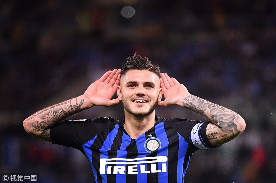 伊卡尔迪招牌庆祝