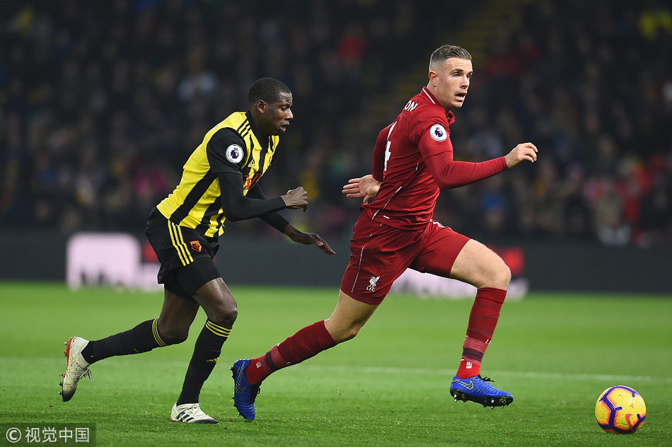 亨德森带球推进