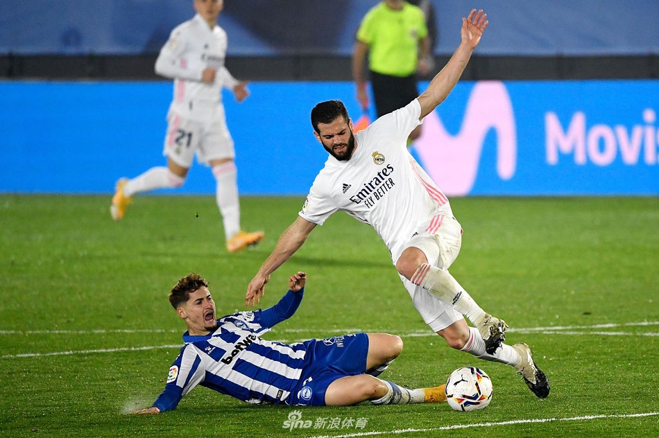 [西甲]皇马1-2阿拉维斯 阿扎尔伤退