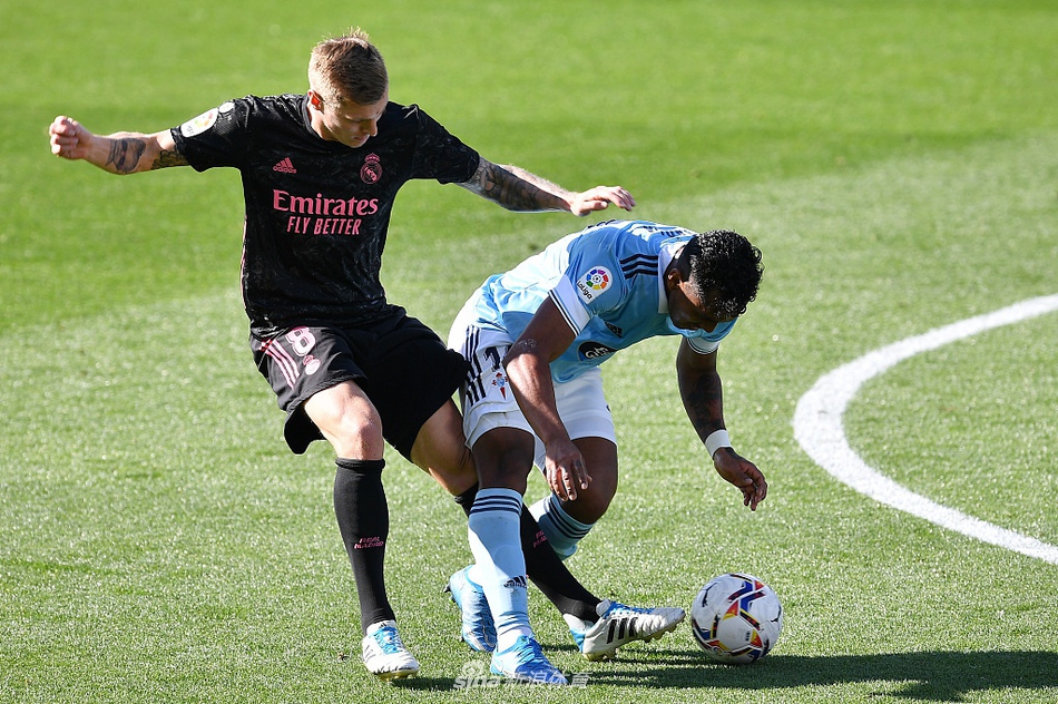 [西甲]塞尔塔1-3皇马 本泽马两射一传