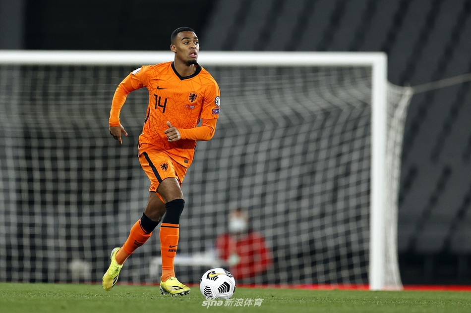 [世预赛]土耳其4-2荷兰 伊尔马兹帽子戏法