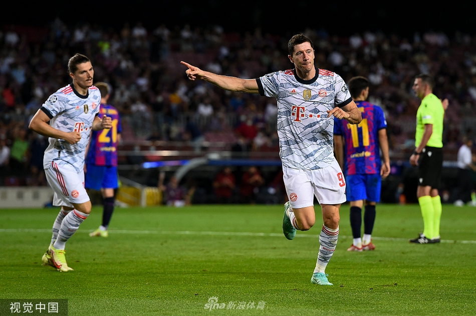 [欧冠]巴萨0-3拜仁 莱万梅开二度