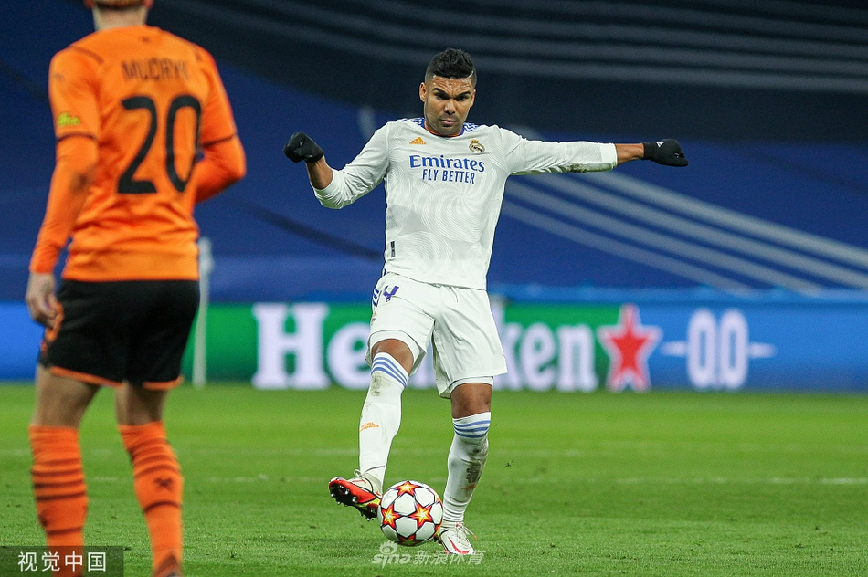 [欧冠]皇马2-1顿涅茨克矿工 本泽马两球