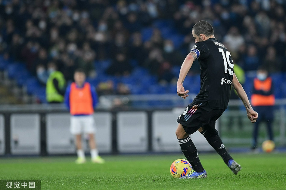 [意甲]拉齐奥0-2尤文 博努奇两球