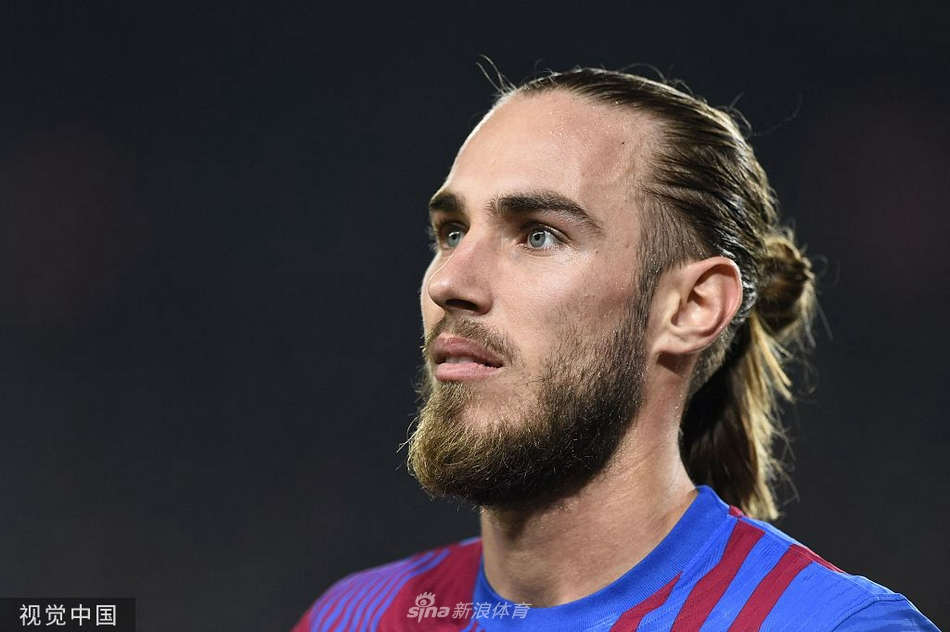 [西甲]巴萨1-0西班牙人 德佩破门