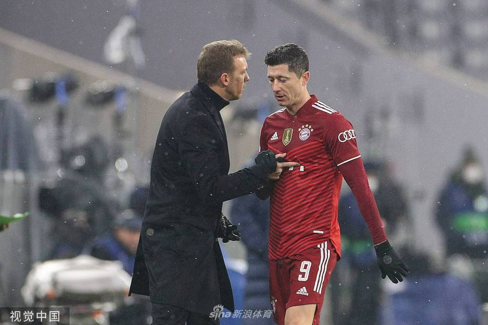 [欧冠]拜仁3-0完胜巴萨 巴萨将战欧联杯