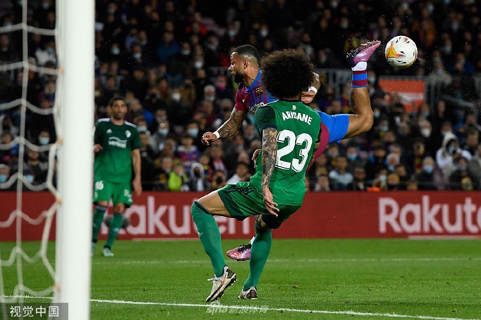 [西甲]巴萨4-0奥萨苏纳 托雷斯两球