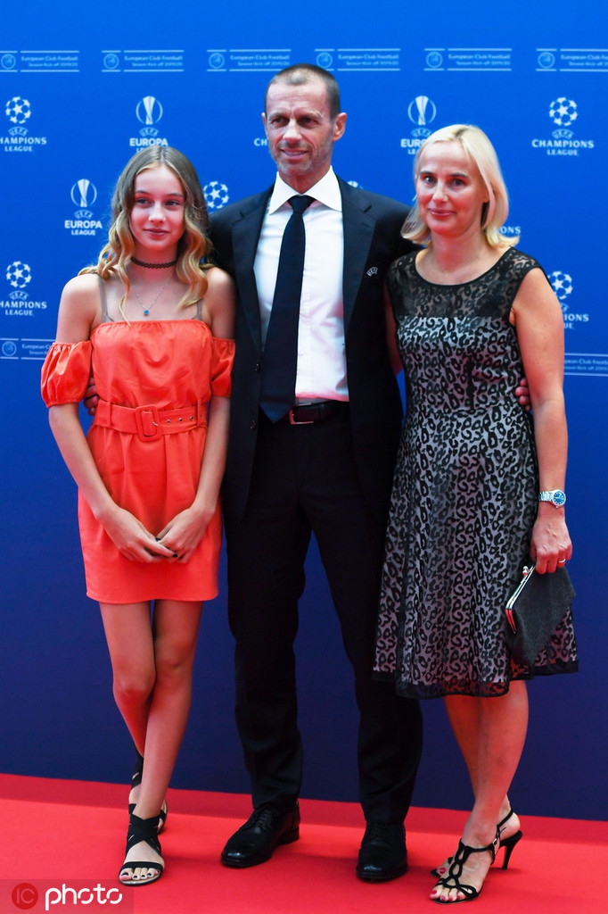 欧冠小组赛抽签&欧足联颁奖仪式