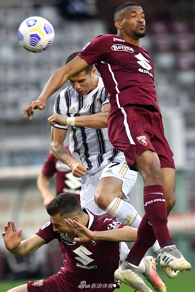 [意甲]都灵2-2尤文 C罗破门