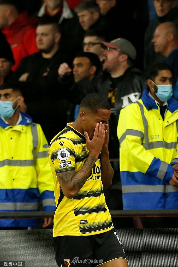 [英超]沃特福德4-1曼联 马奎尔红牌