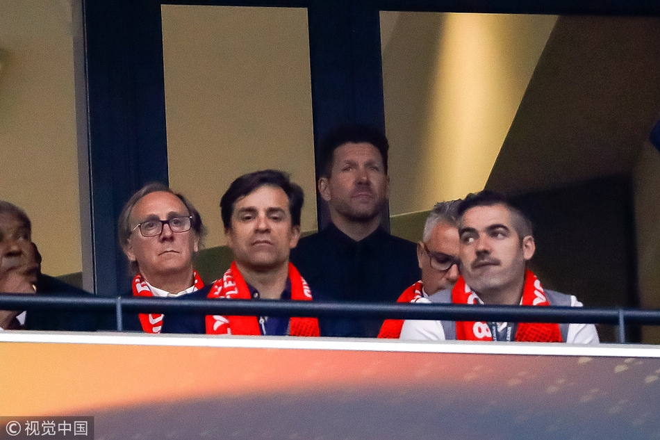 西蒙尼看台观战