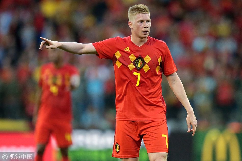 德布劳内打手势