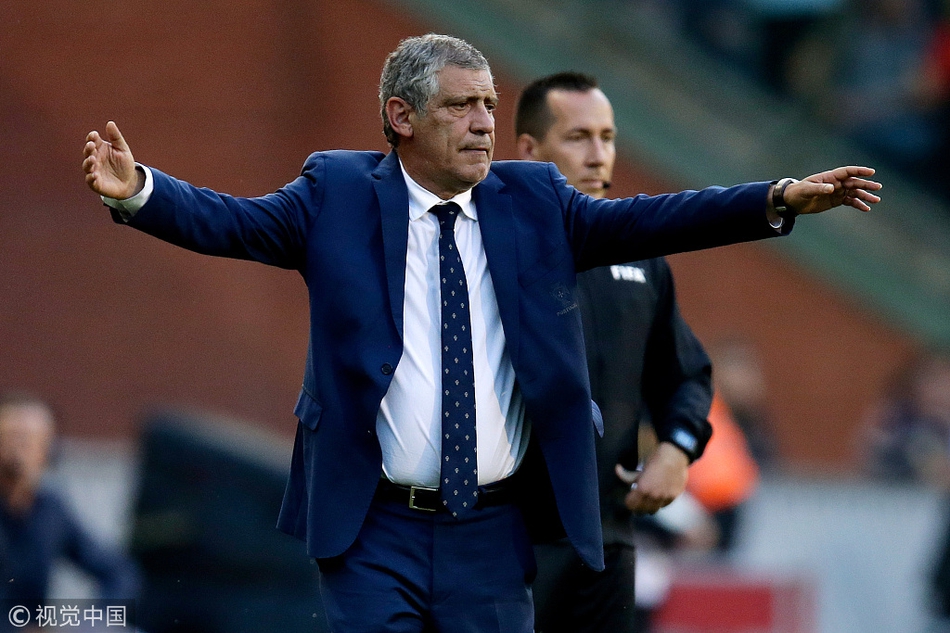 桑托斯指挥比赛