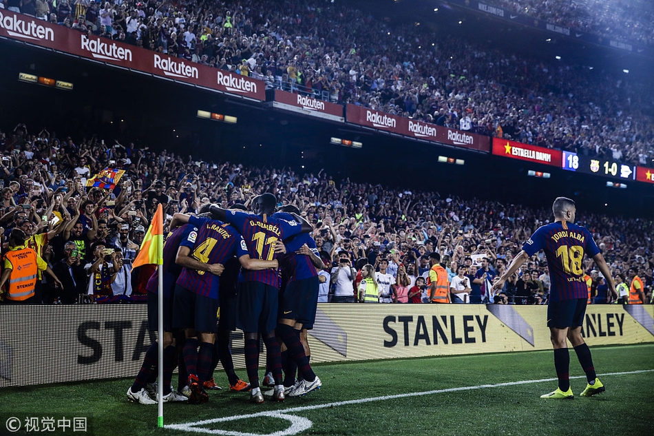 [西甲]巴萨3-0阿拉维斯