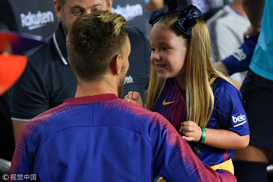 [西甲]巴萨3-0阿拉维斯