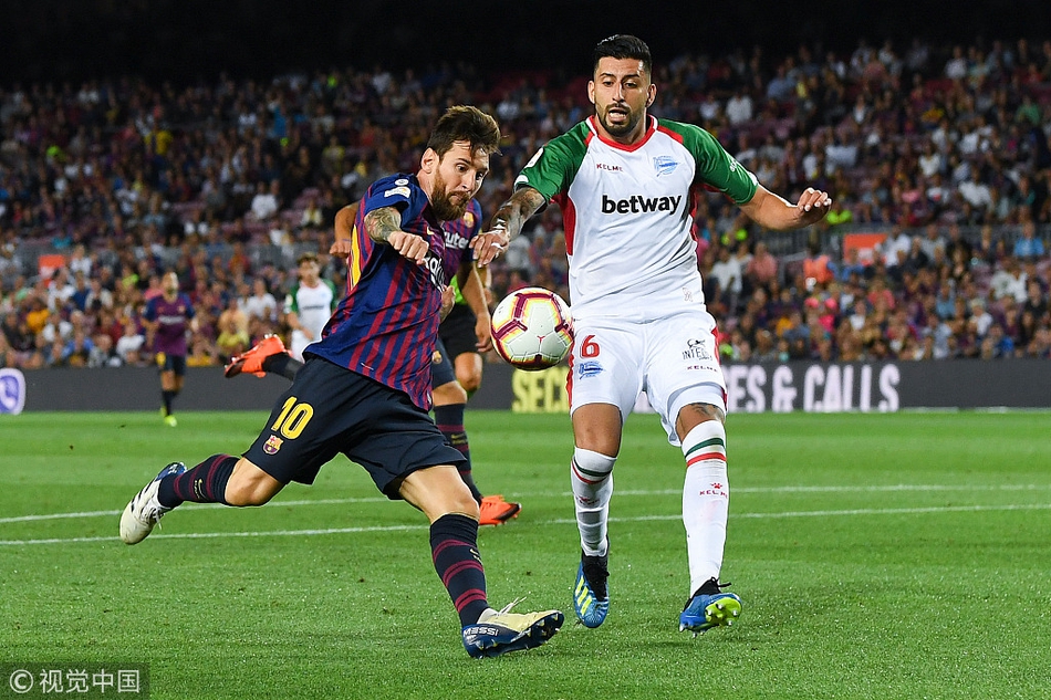 [西甲]巴萨3-0阿拉维斯