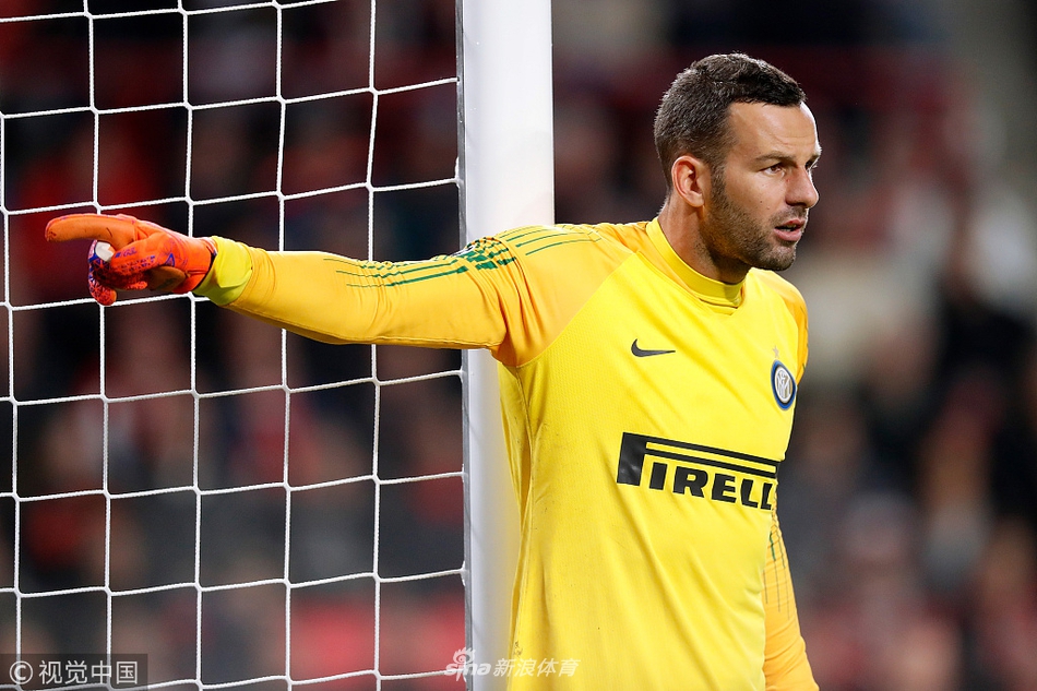 汉达诺维奇指挥防线