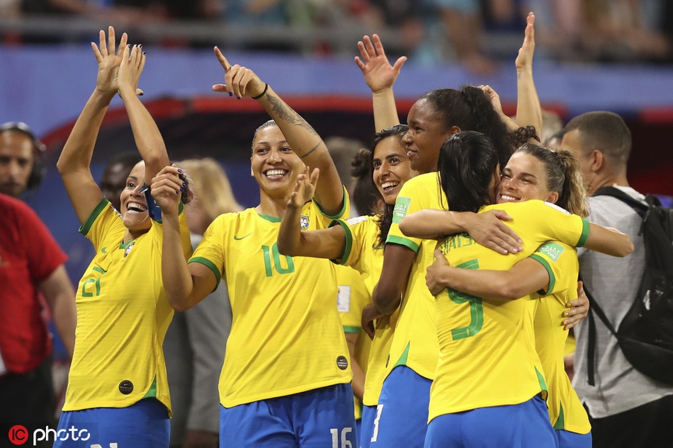 [女足世界杯]巴西1-0意大利_高清图集_新浪网