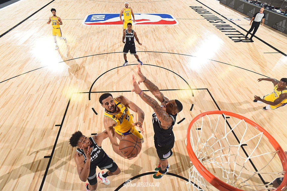 [NBA]湖人122-136国王 詹姆斯17分结束常规赛获助攻王