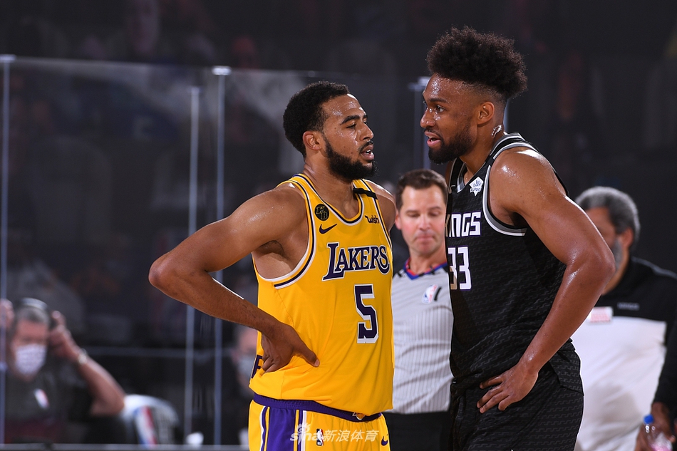 [NBA]湖人122-136国王 詹姆斯17分结束常规赛获助攻王