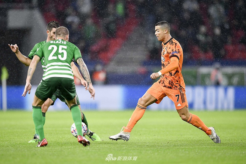 [欧冠]费伦茨城1-4尤文 莫拉塔2球C罗助攻