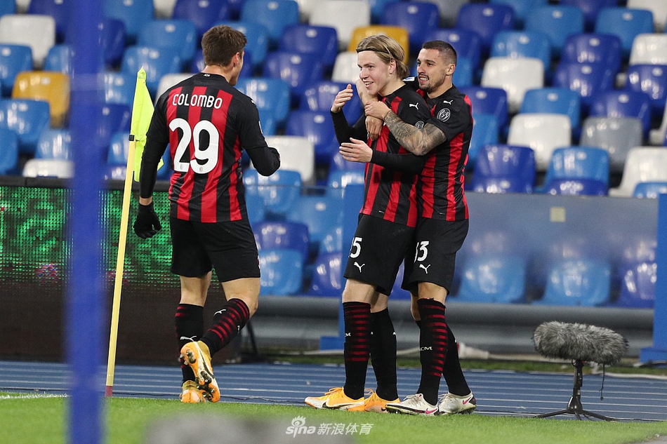 [意甲]那不勒斯1-3AC米兰 伊布两球