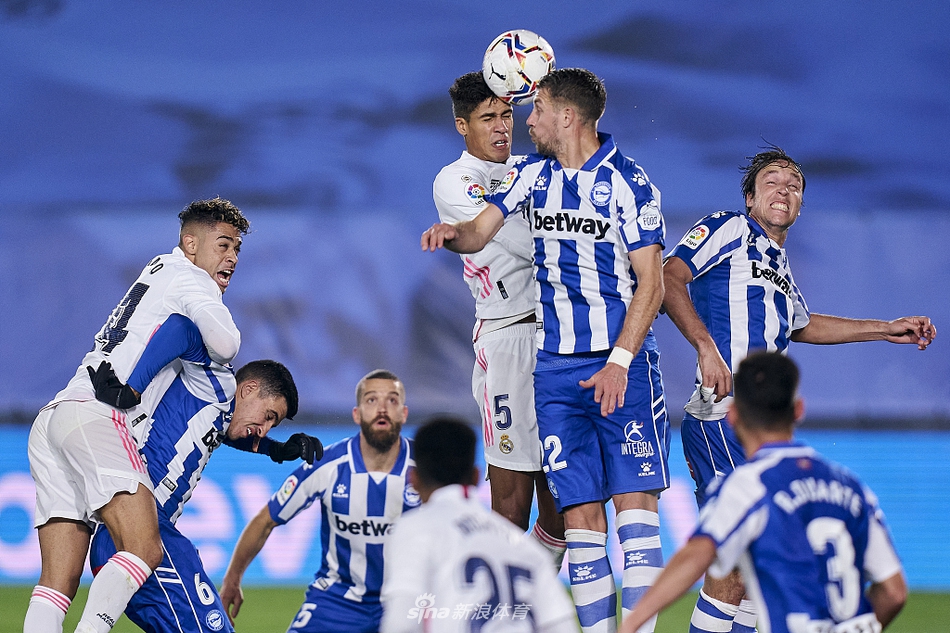 [西甲]皇马1-2阿拉维斯 阿扎尔伤退