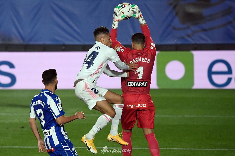 [西甲]皇马1-2阿拉维斯 阿扎尔伤退